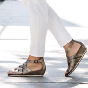 Dansko Vivian Nappa Pewter Gladiator Sandals Women's Size 40 (9.5-10)